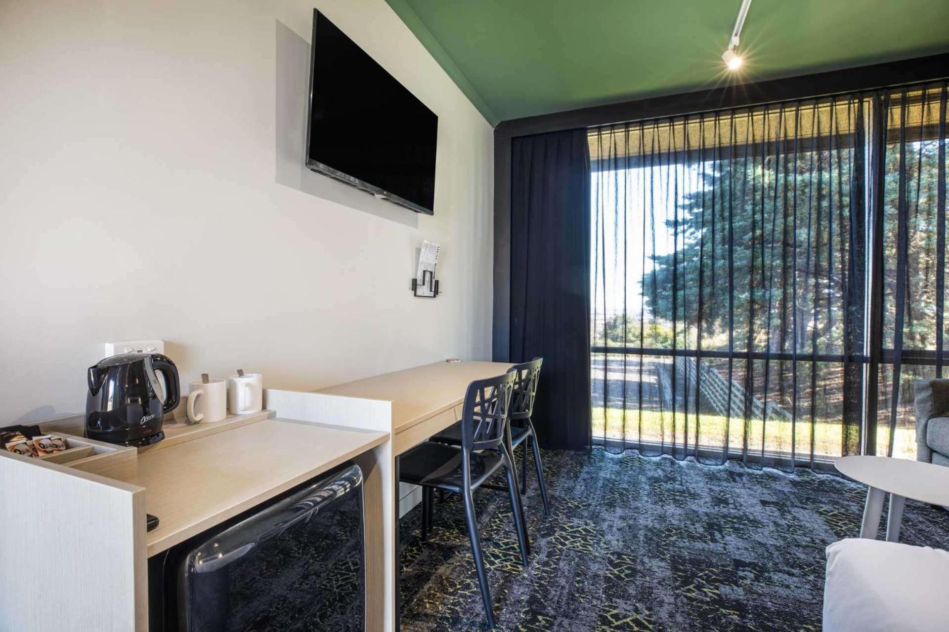 Nightcap At Morwell Hotel Exterior photo